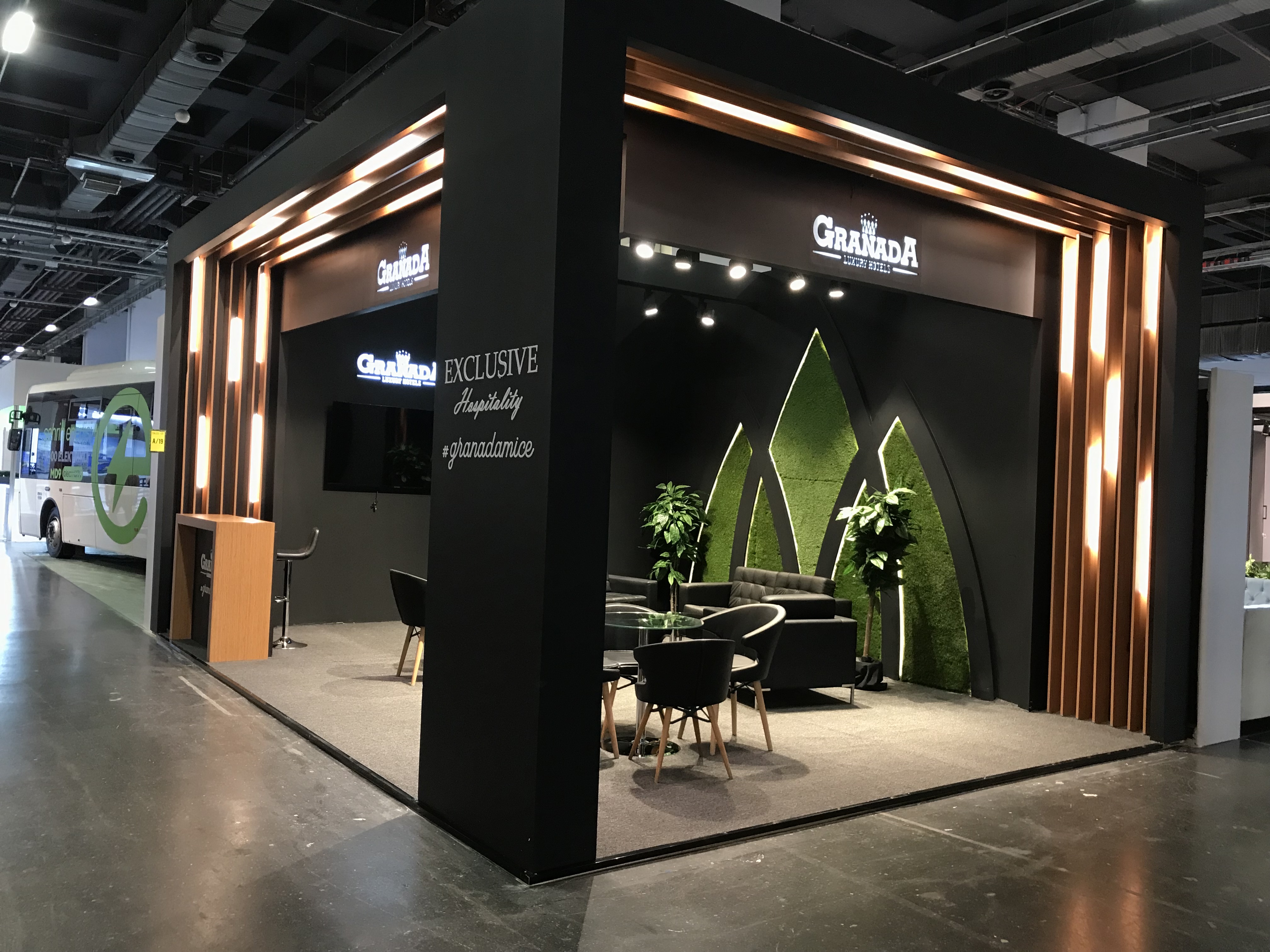 granada hotel, granada hotel stand