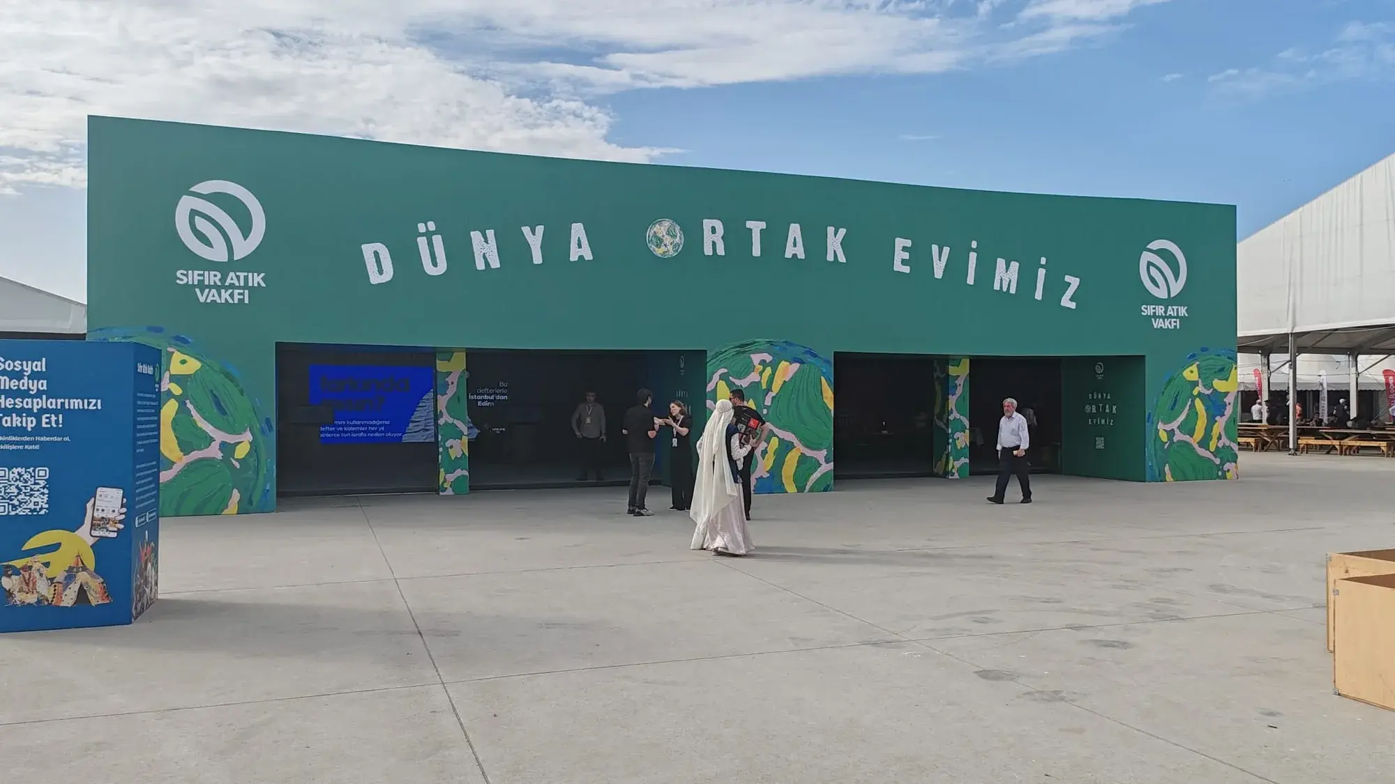 Dünya Ortak Evimiz temalı sıfır atık festivali giriş takı